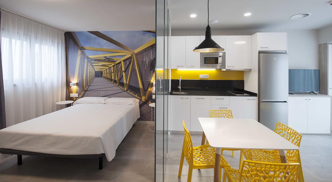 Apartamentos Divan Vitoria-Gasteiz Exteriör bild