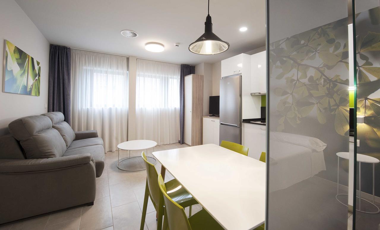 Apartamentos Divan Vitoria-Gasteiz Exteriör bild