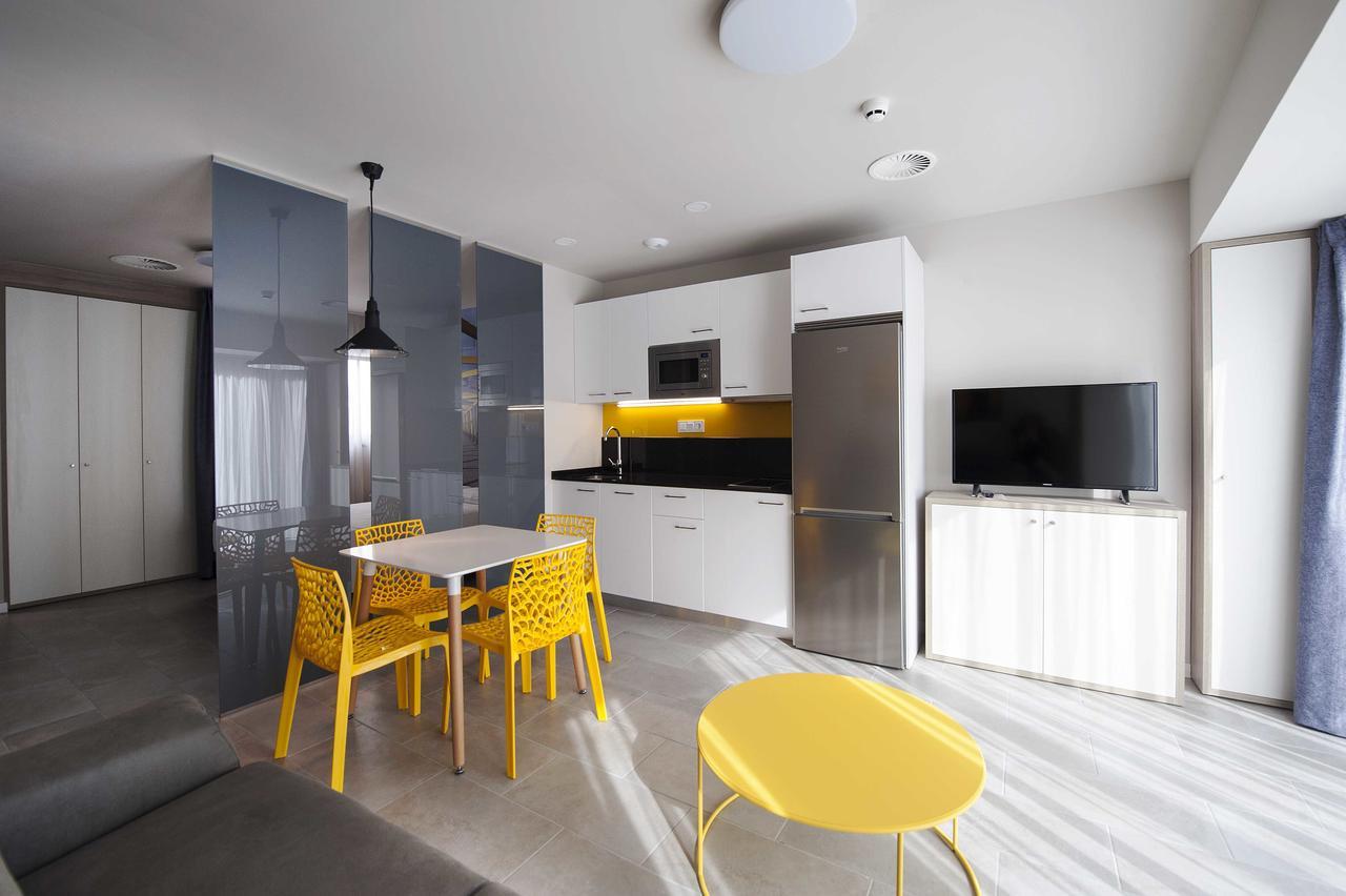 Apartamentos Divan Vitoria-Gasteiz Exteriör bild