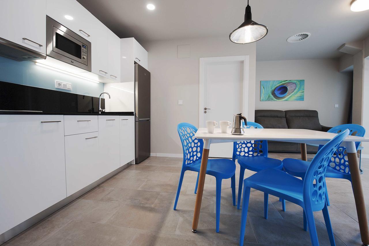 Apartamentos Divan Vitoria-Gasteiz Exteriör bild